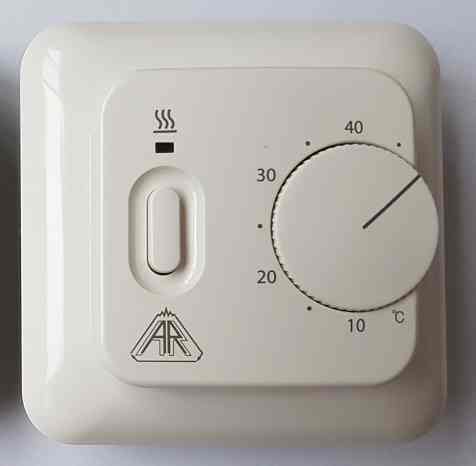Thermostat Mit Display Oder Zeitschaltuhr Fur Den Innenbereich